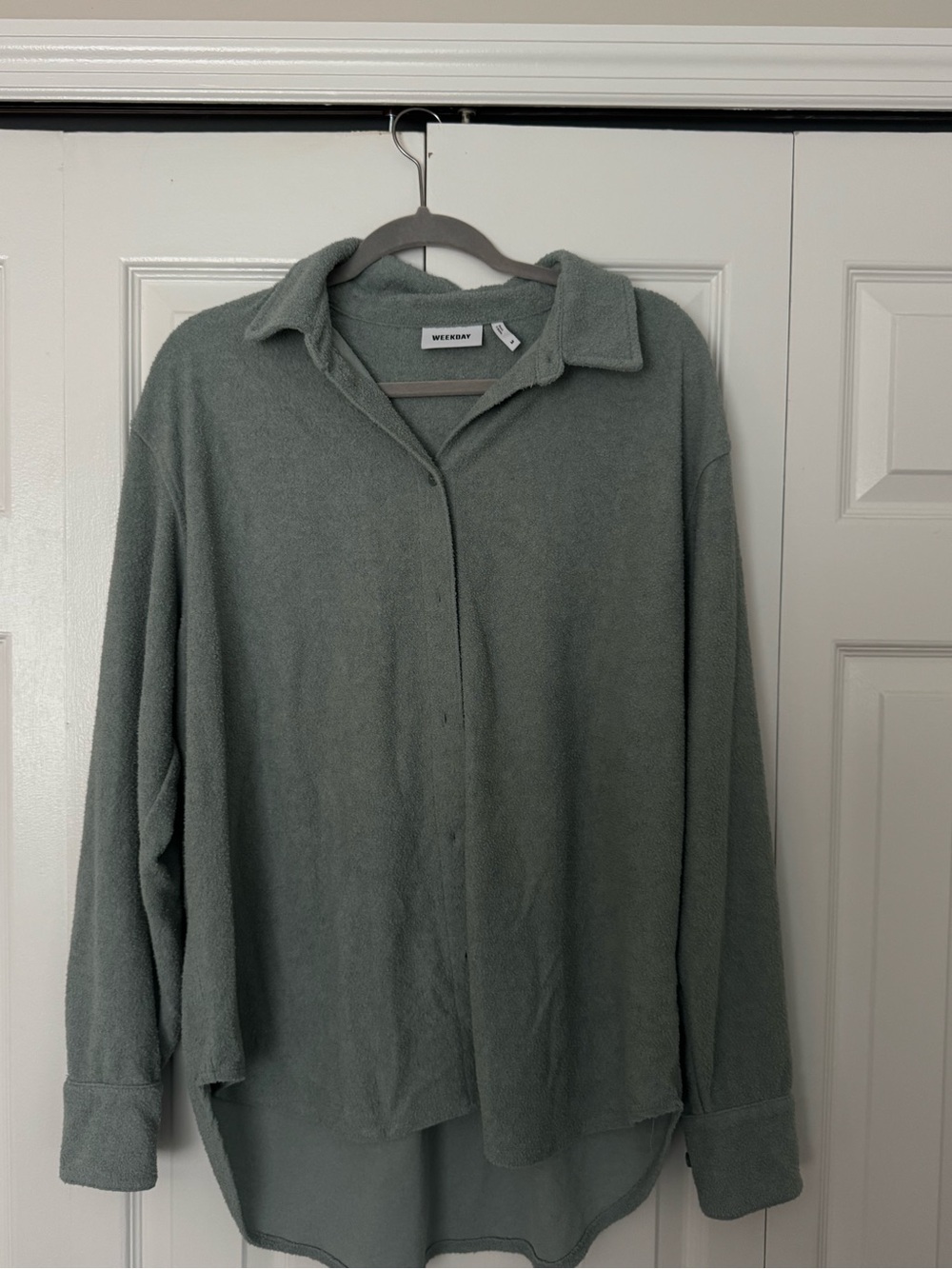 Weekday button down M